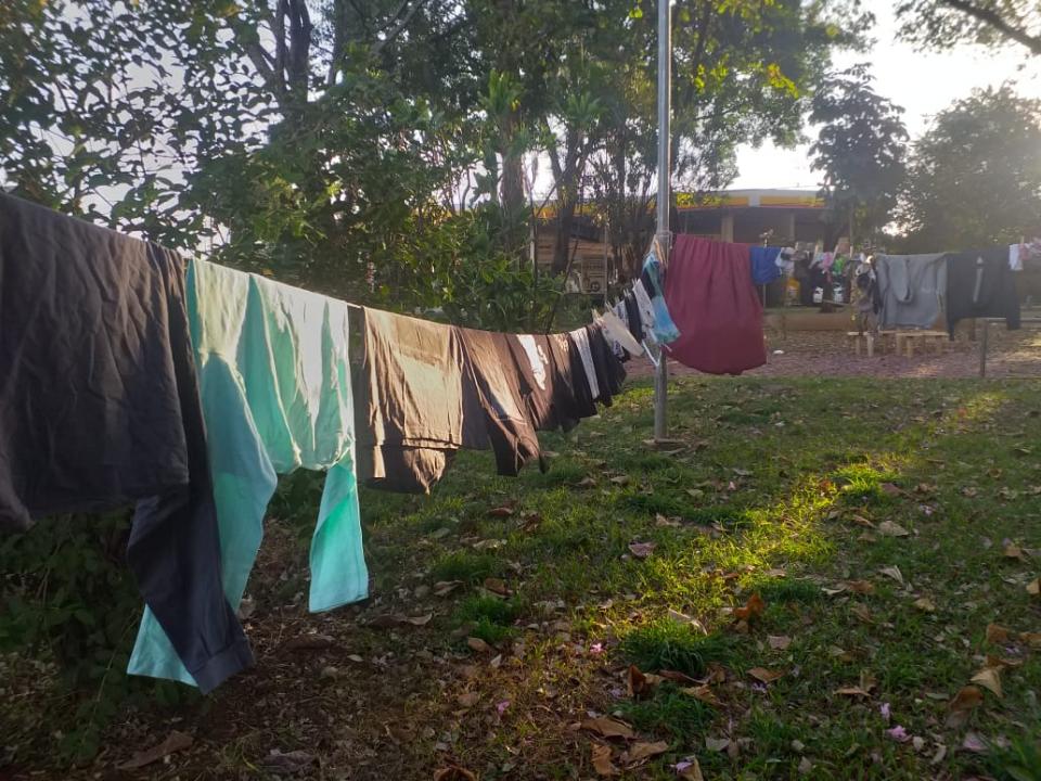 Foto 4 de 4 — Com frio intenso, Varal Popular auxilia moradores em situação de rua
